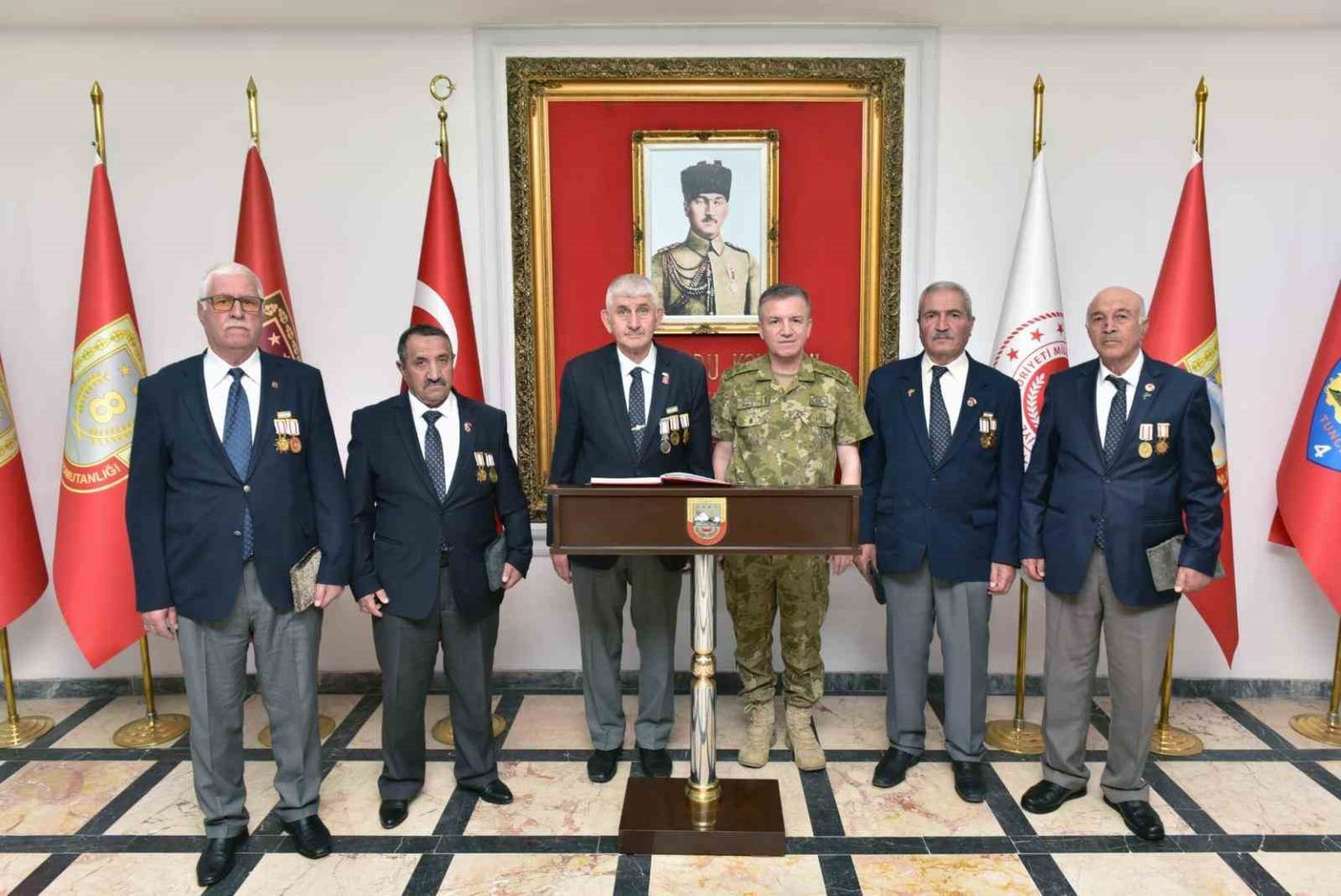 gazilerden-3ncu-ordu-komutani-altug-pasaya-hayirli-olsun-ziyareti