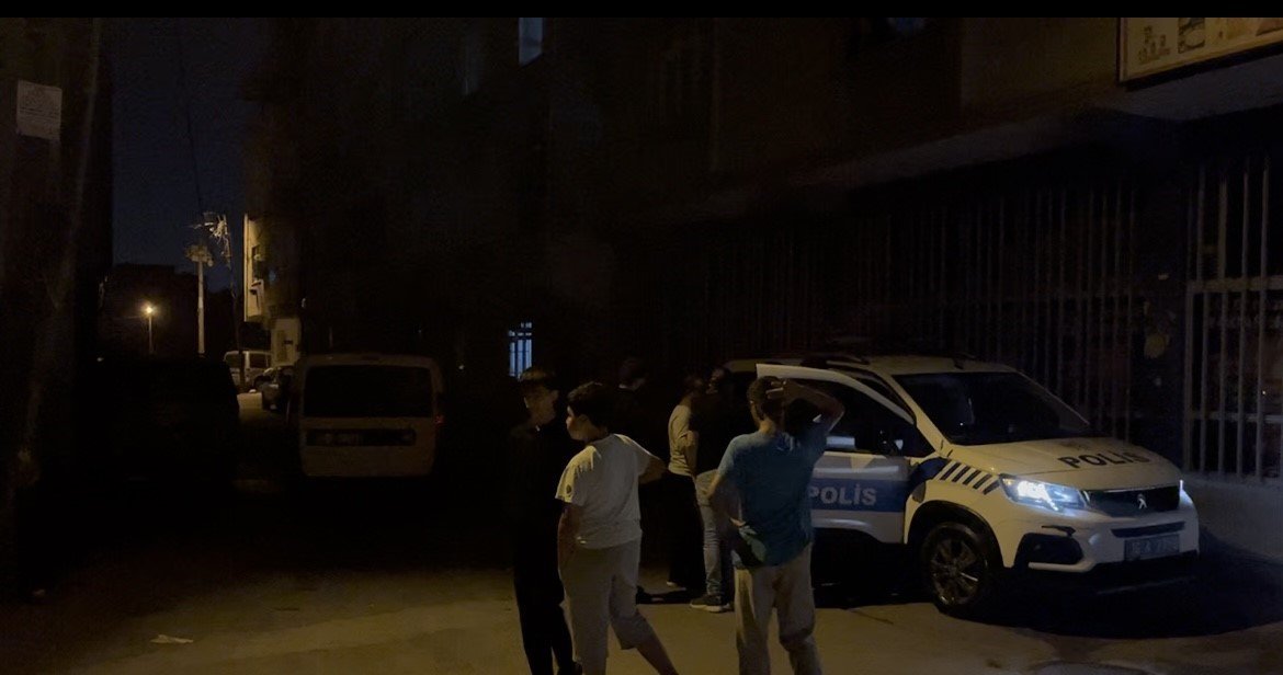 gece-yarisi-husumetlisinin-aracini-kundakladi