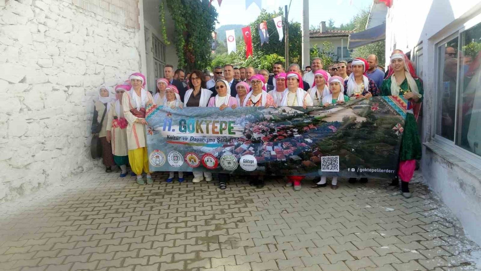 goktepe-dayanisma-ve-kultur-festivali-kortej-yuruyusuyle-basladi