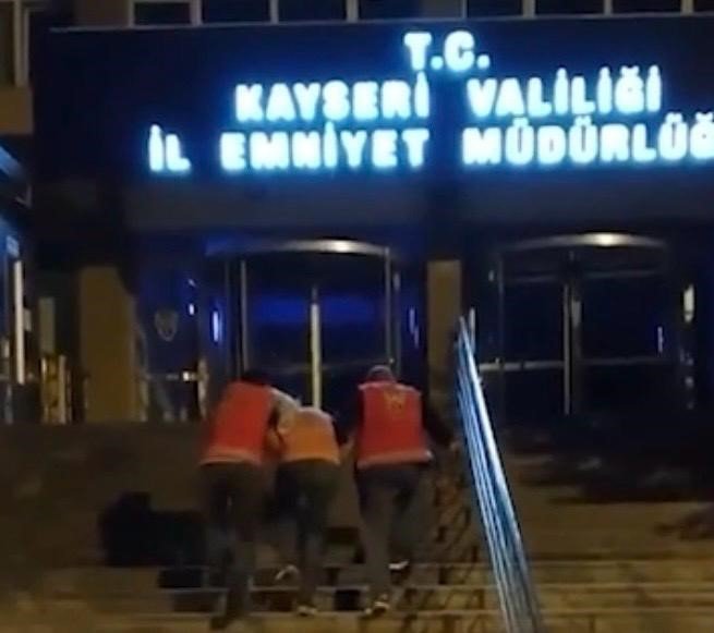 guven-timleri-aranan-sahsi-yakaladi-1-gozalti
