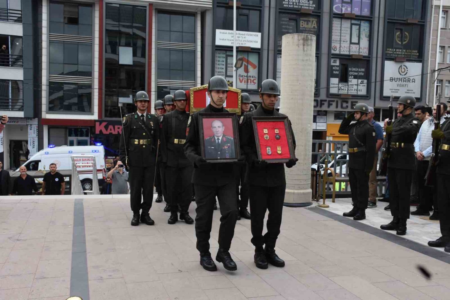 hayatini-kaybeden-eski-jandarma-genel-komutani-son-yolculuguna-ugurlandi