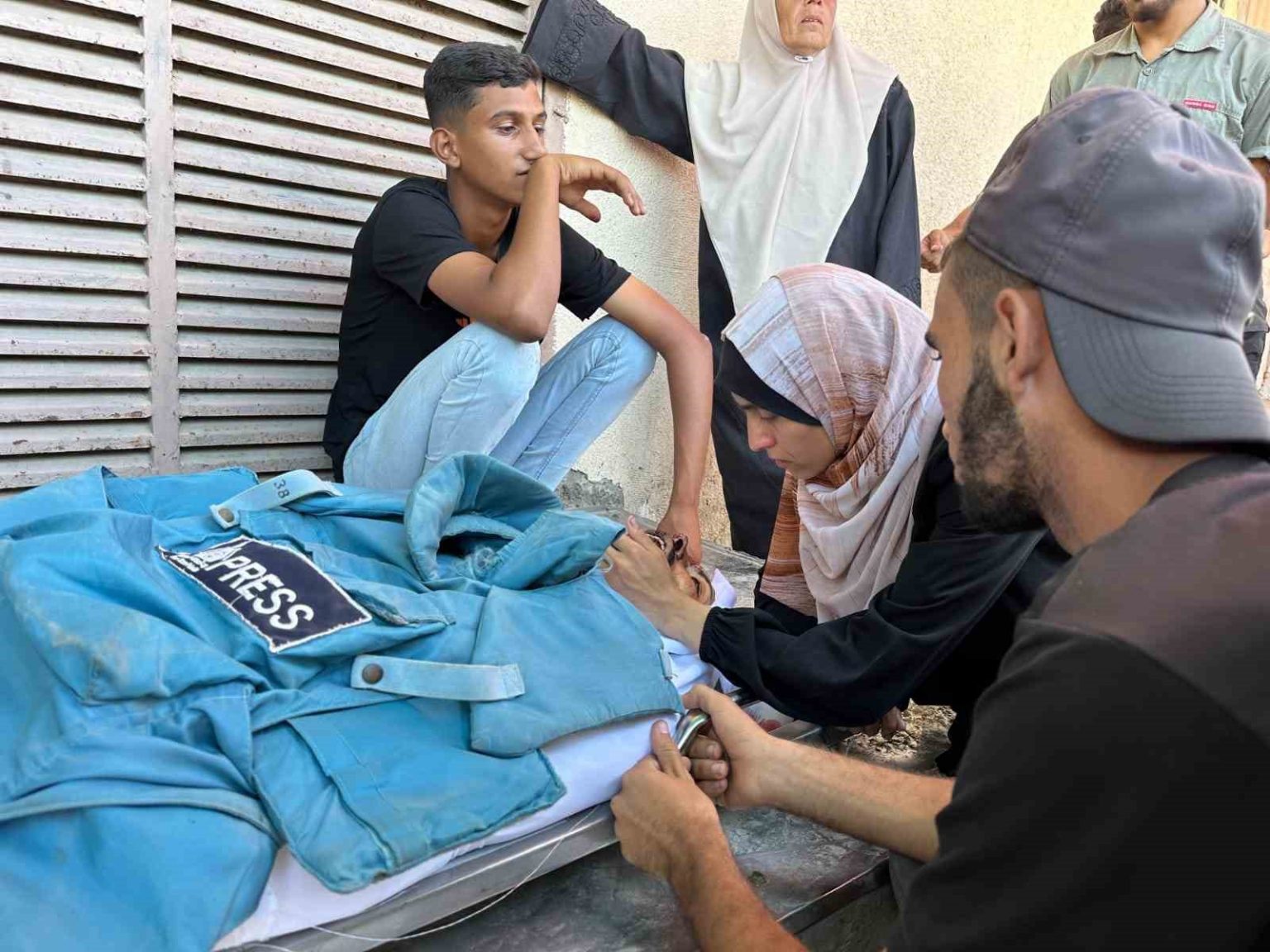 israilin-gazzeye-yonelik-saldirilarinda-bir-gazeteci-daha-hayatini-kaybetti