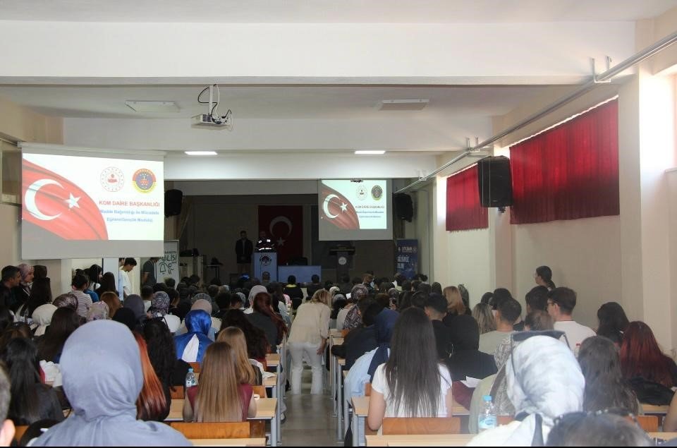 jandarmadan-madde-bagimliligi-ile-mucadele-egitimi