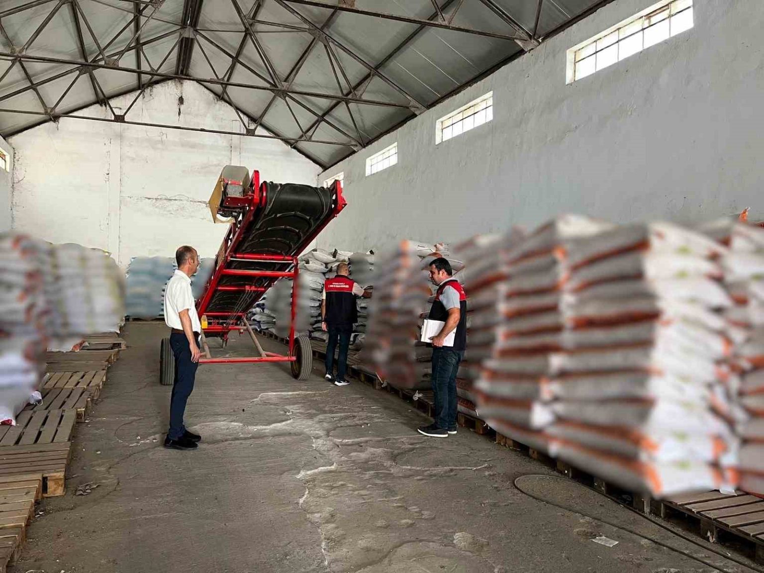 kirklarelinde-yem-bayilerine-denetim