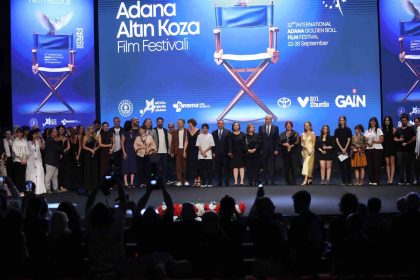 o-da-bir-sey-mi-altin-kozaya-damga-vurdu-8-odul-birden-aldi