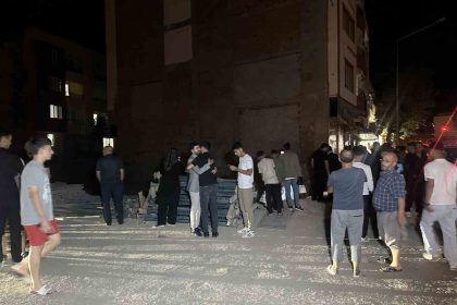 otomobil-insaat-temeline-dustu-1i-agir-4-yarali