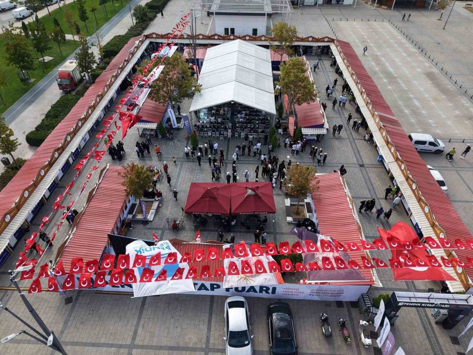 pendik-sahili-kitap-kokusu-sardi-10uncu-pendik-kitap-fuari-basladi