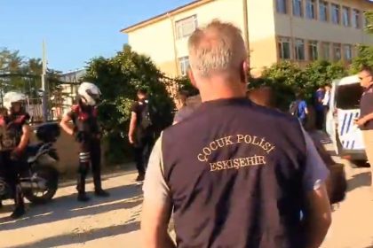 polis-ekiplerinin-okul-cevrelerinde-denetimleri-suruyor