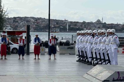 preveze-deniz-zaferinin-487inci-yildonumu-15-geminin-bogazdan-gecisiyle-kutlandi