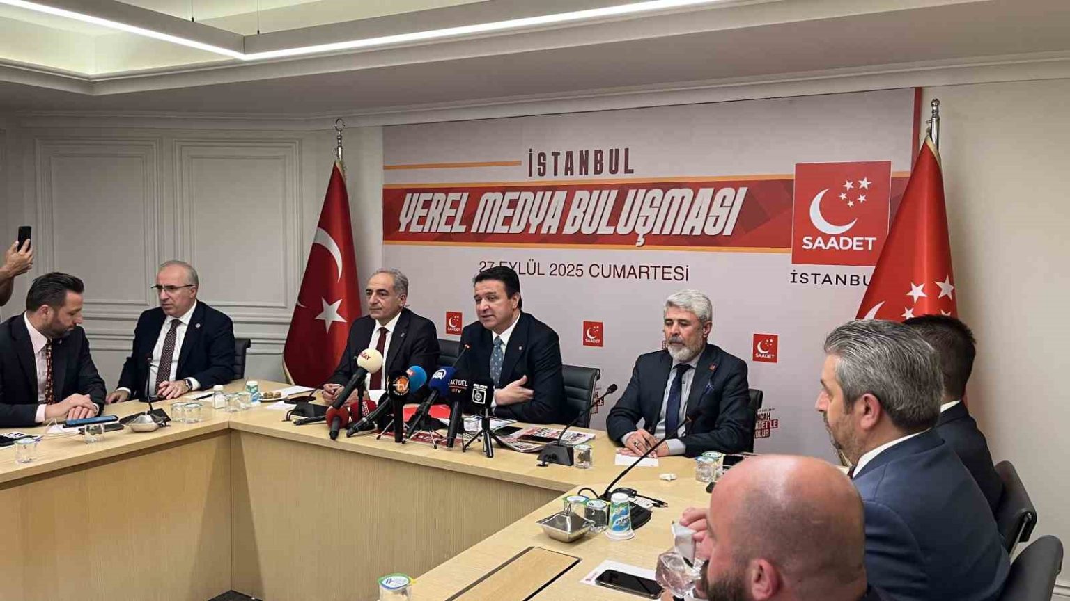 saadet-partisi-genel-baskani-arikan-istanbulda-yerel-medya-temsilcileriyle-bulustu