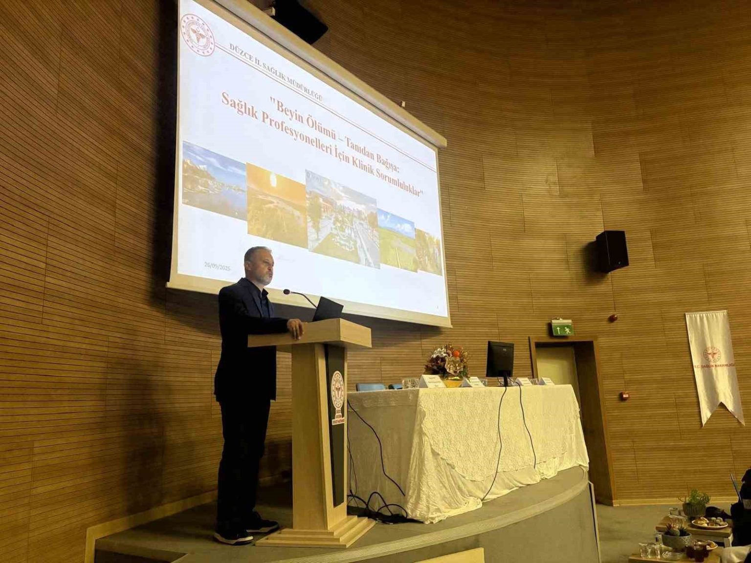 saglikta-klinik-sorumluluklar-gorusuldu