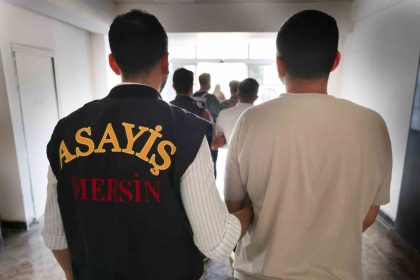 sahte-polisler-yakalandi-2-milyon-600-bin-tllik-vurgun