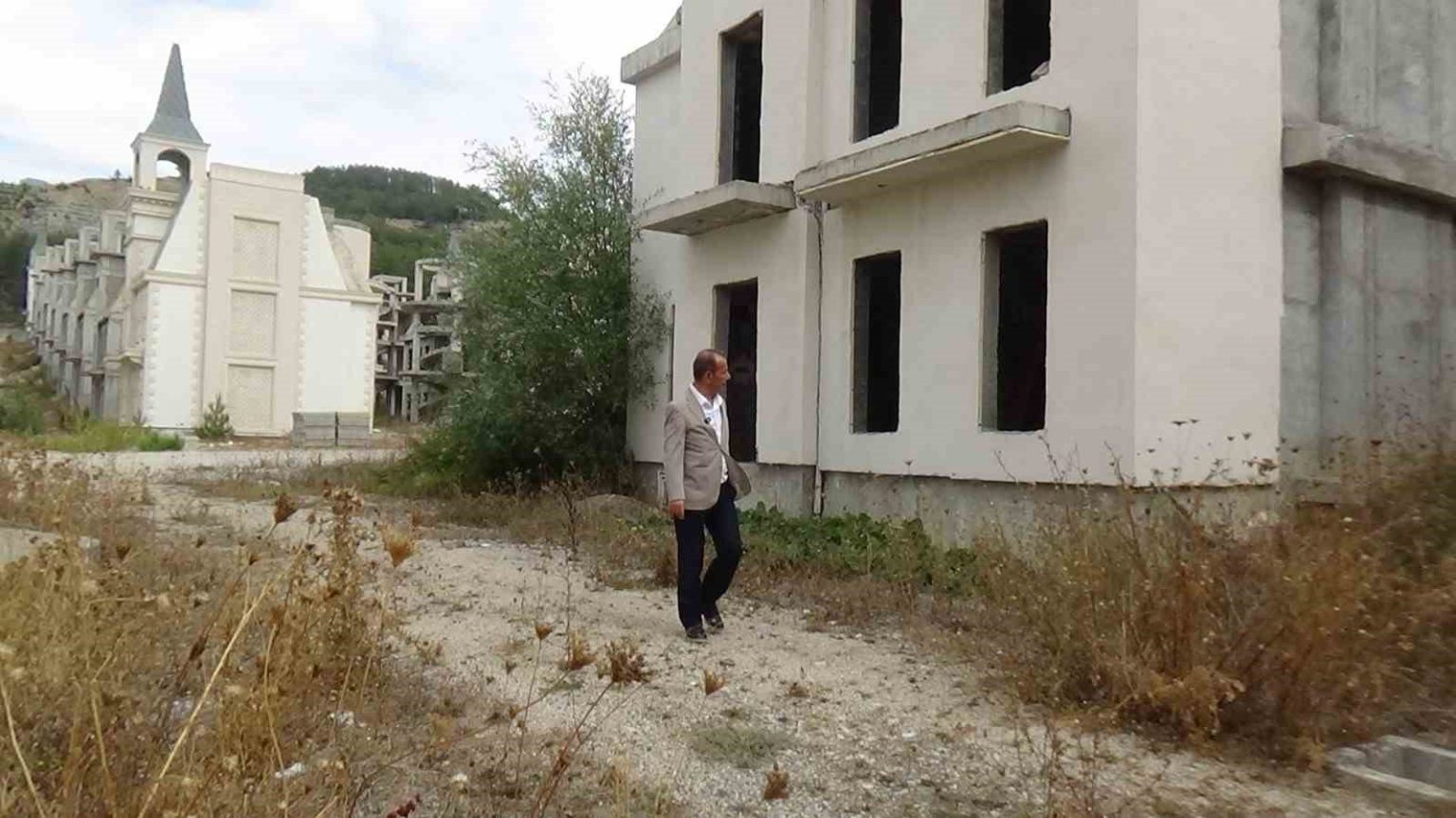 tanju-ozcandan-burj-al-babas-cikisi-ya-bu-yatirimi-toki-tamamlasin-ya-da-verin-bize-biz-tamamlayalim