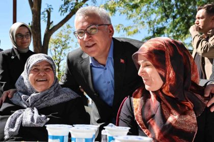 vali-simsek-dogal-guzelligiyle-one-cikan-hafik-golunde-sehit-aileleriyle-bulustu