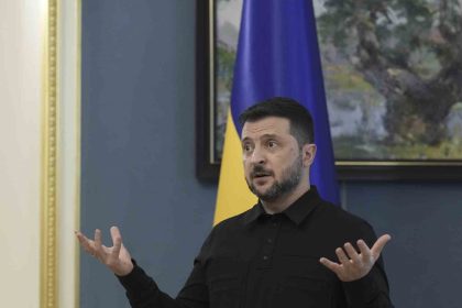 zelenskiy-esad-gibi-pisliklerin-harabeye-cevirdigi-ulkelerin-yeniden-insasina-yardimci-olan-herkese-minnettariz