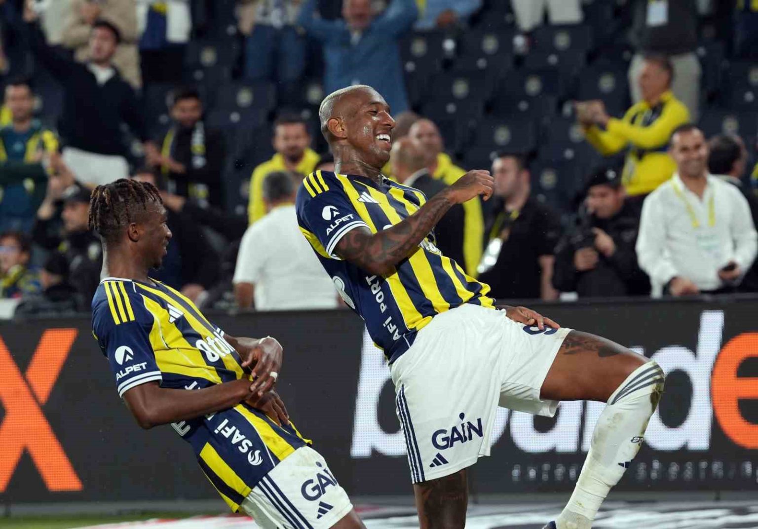 anderson-talisca-ligdeki-2-golunu-atti