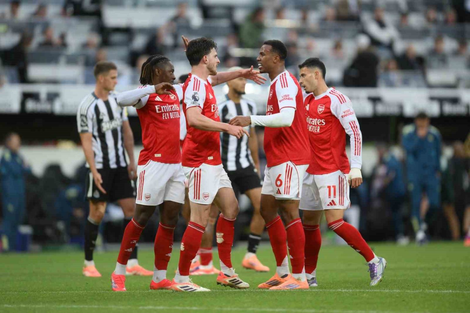arsenal-newcastle-united-deplasmaninda-3-puani-son-dakikada-aldi