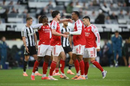 arsenal-newcastle-united-deplasmaninda-3-puani-son-dakikada-aldi