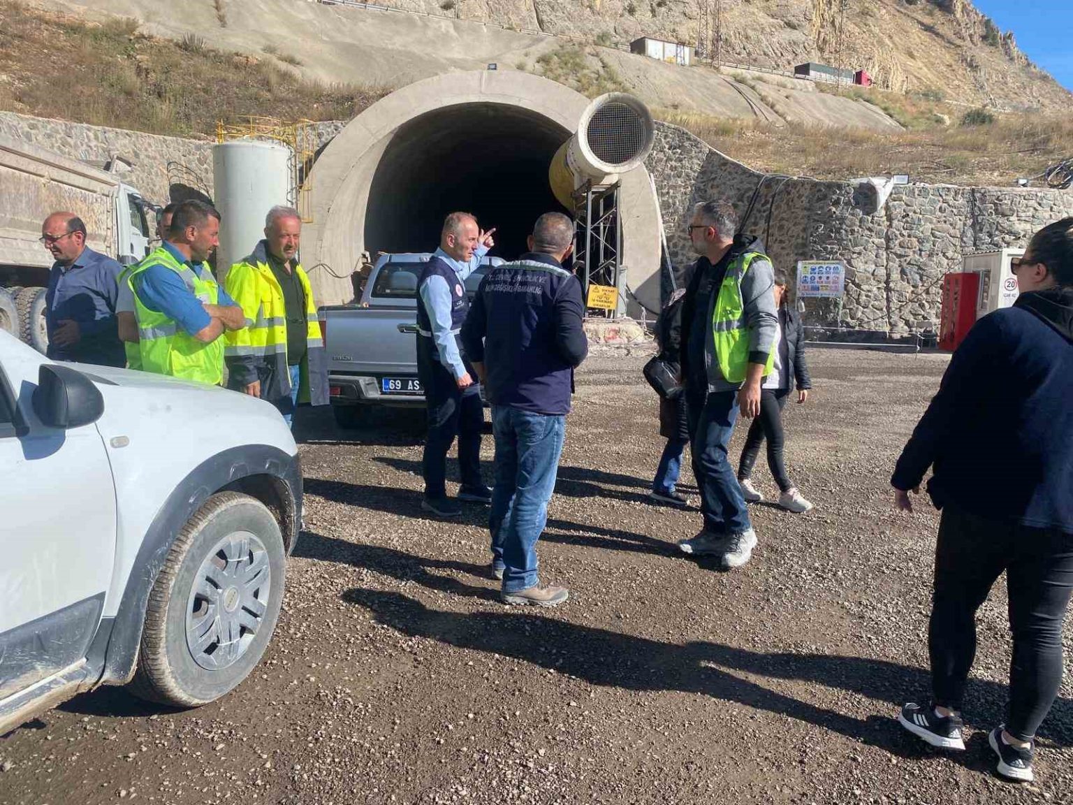bayburtta-cevre-ekipleri-kop-tuneli-ve-beton-santrallerini-denetledi