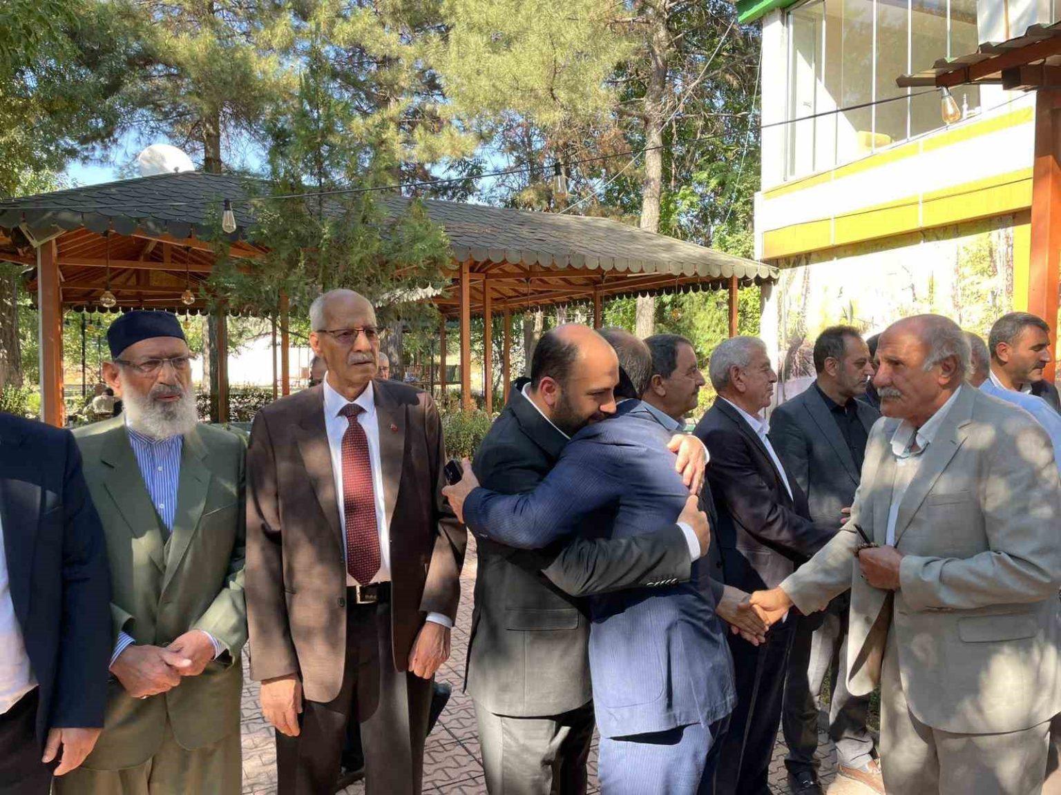 bingolde-husumetli-iki-aile-duzenlenen-programda-baristi