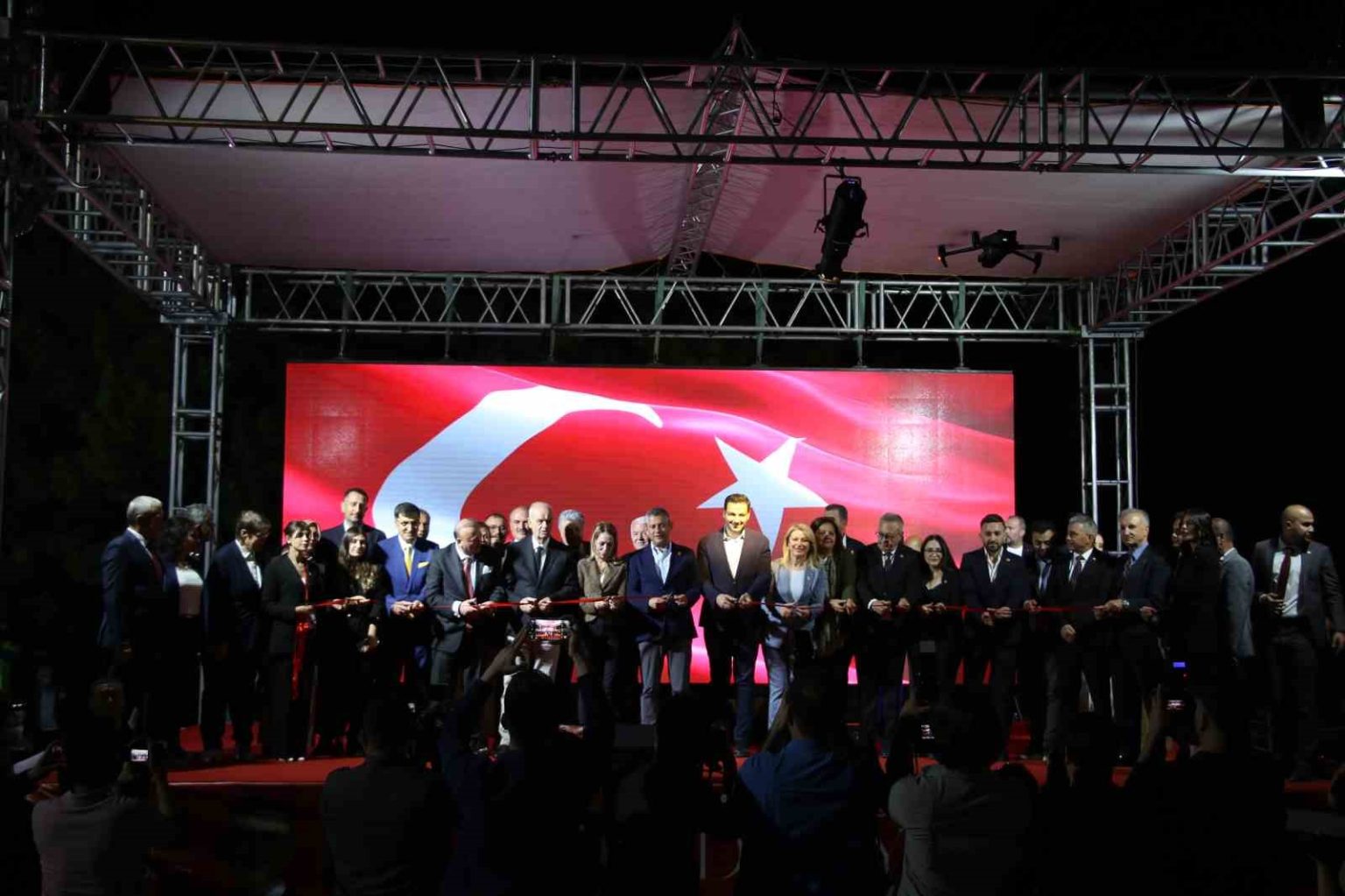 chp-genel-baskani-ozel-usak-belediyesi-ferdi-zeyrek-amfi-salonu-acilisina-katildi