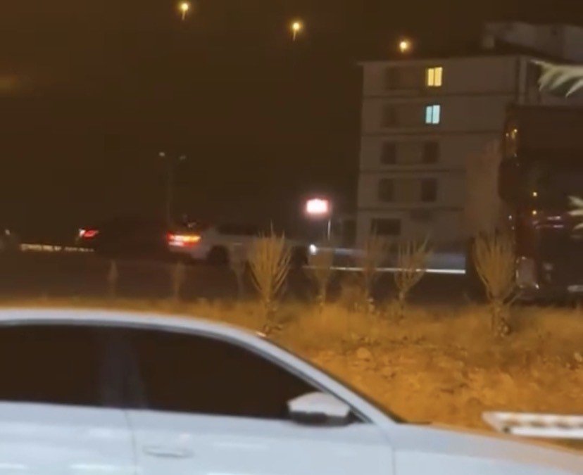 elazigda-drift-atan-arac-kameralara-yansidi