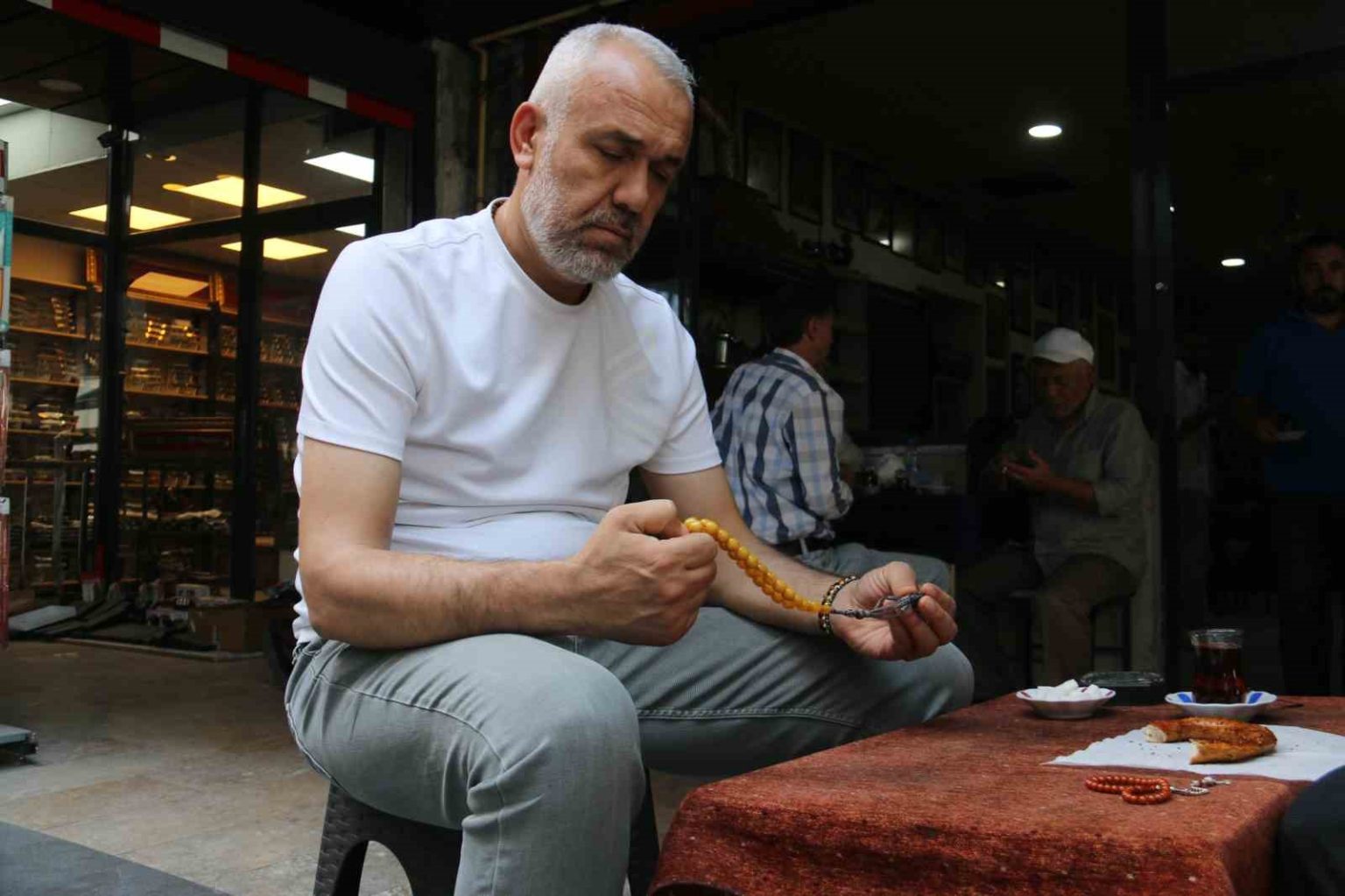 fiyati-10-bin-dolari-bulabiliyor-tespih-sevdalilari-borsasinda-bulusuyor