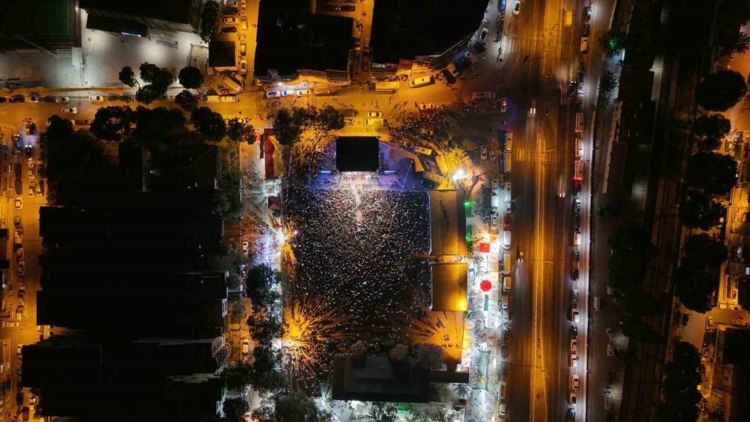 germencikte-binlerce-genc-konserle-costu