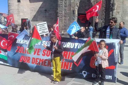 hekimler-ve-saglik-calisanlari-gazze-icin-toplandi