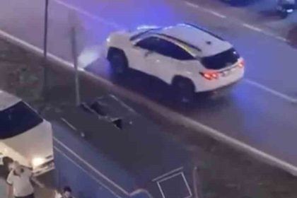 iki-surucu-kavgaya-tutustu-trafik-kitlendi