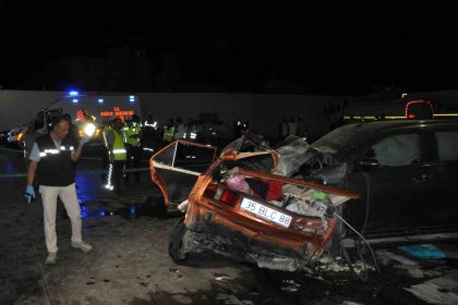 manisada-feci-kazada-otomobil-ikiye-bolundu-1i-cocuk-5-olu-6-yarali