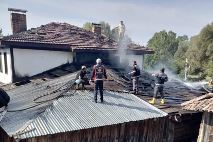 samanlikta-cikan-yangin-konagi-kule-ceviriyordu