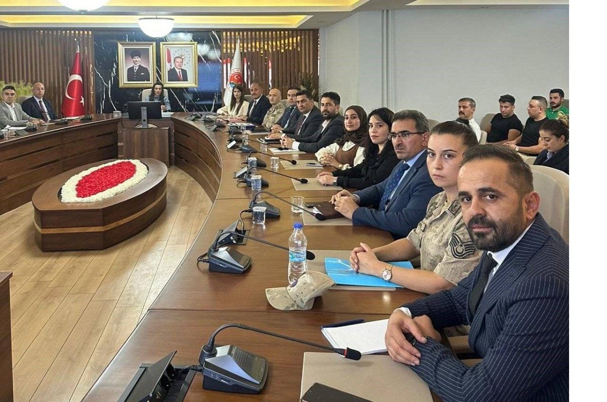 sirnakta-kadina-yonelik-siddetle-mucadele-toplantisi-yapildi