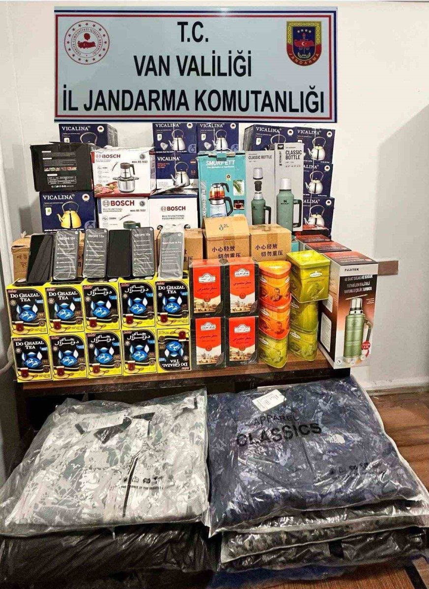 vanda-gumruk-kacagi-malzemeler-ele-gecirildi