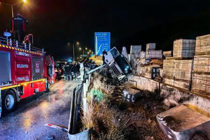 amasyada-tanker-devrildi-1-yarali