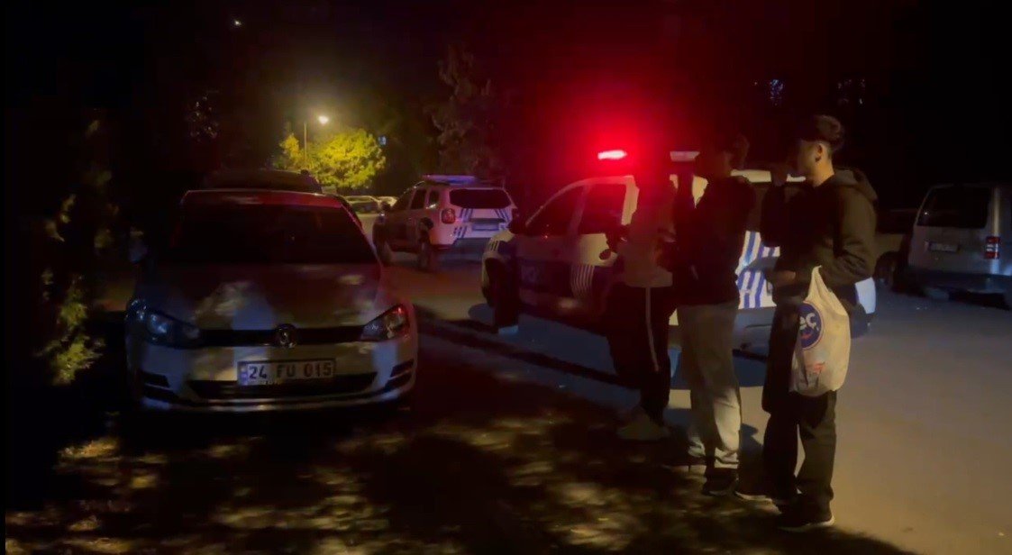 asayis-olayini-cekirdek-citleyerek-izlediler