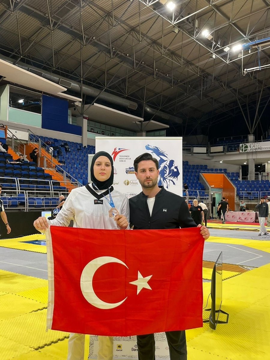 aydinli-elifnaz-avrupadan-bronz-madalya-ile-dondu