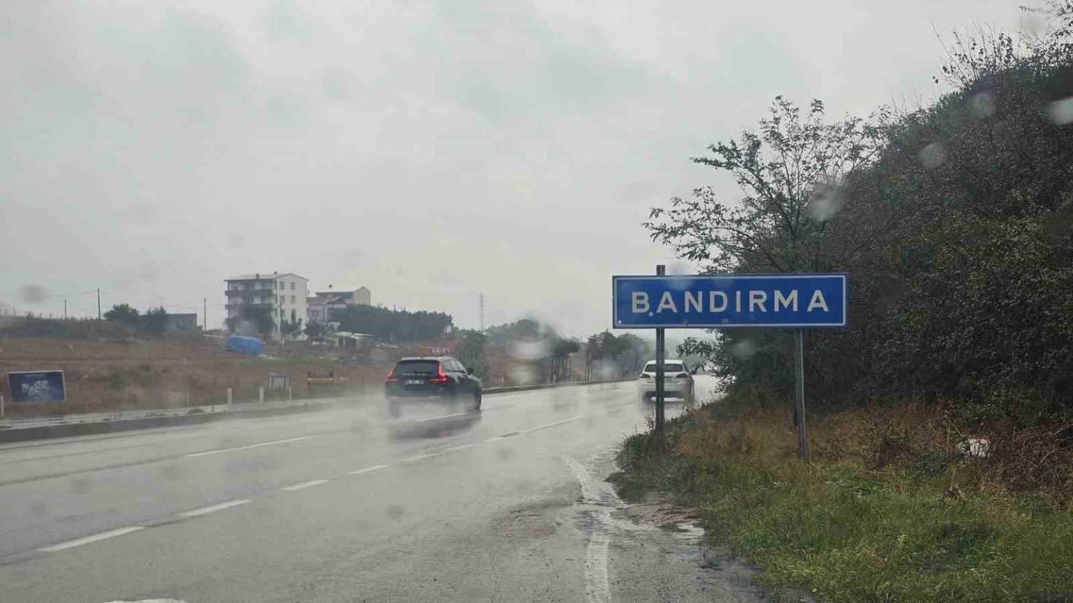 bandirma-gune-yagisla-basladi