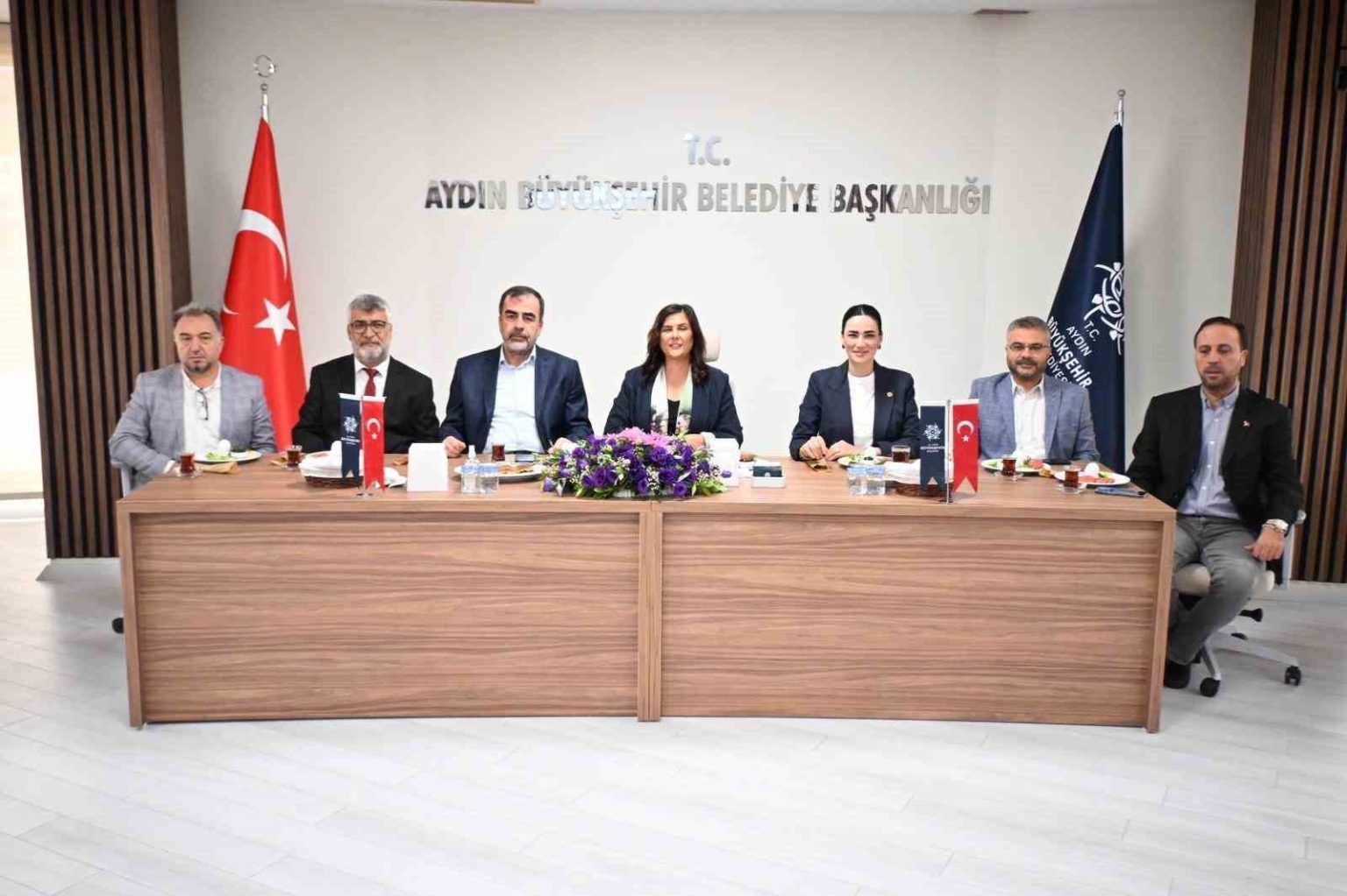 baskan-cercioglu-kocarlili-muhtarlar-ile-bir-araya-geldi