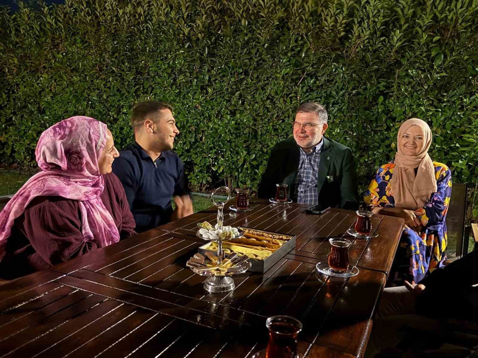 baskan-saygili-universite-ogrencilerini-evinde-misafir-etti