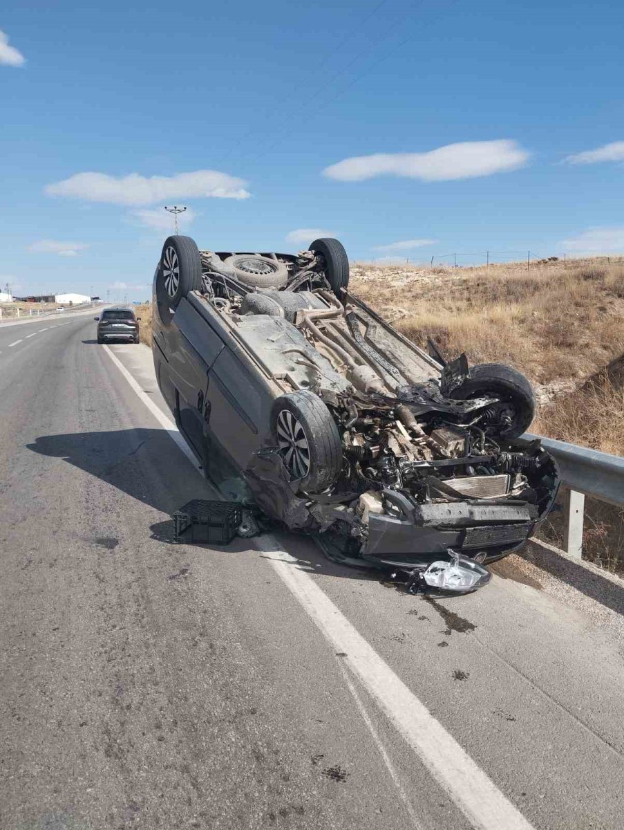 bayburtta-trafik-kazasi-2-yarali