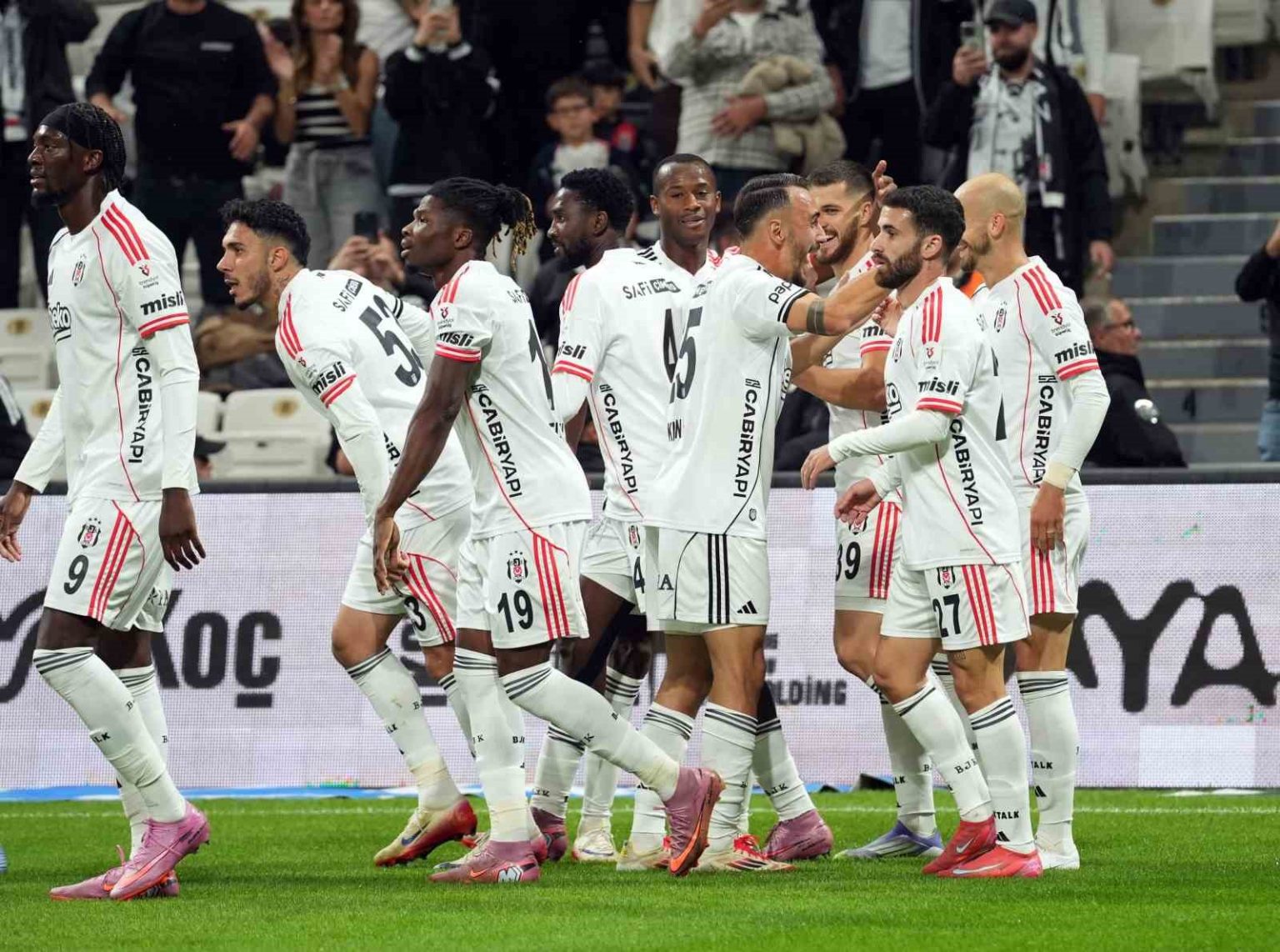besiktas-evinde-kayipsiz-devam-ediyor