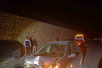 beton-mikseriyle-carpisan-otomobilin-surucusu-yaralandi