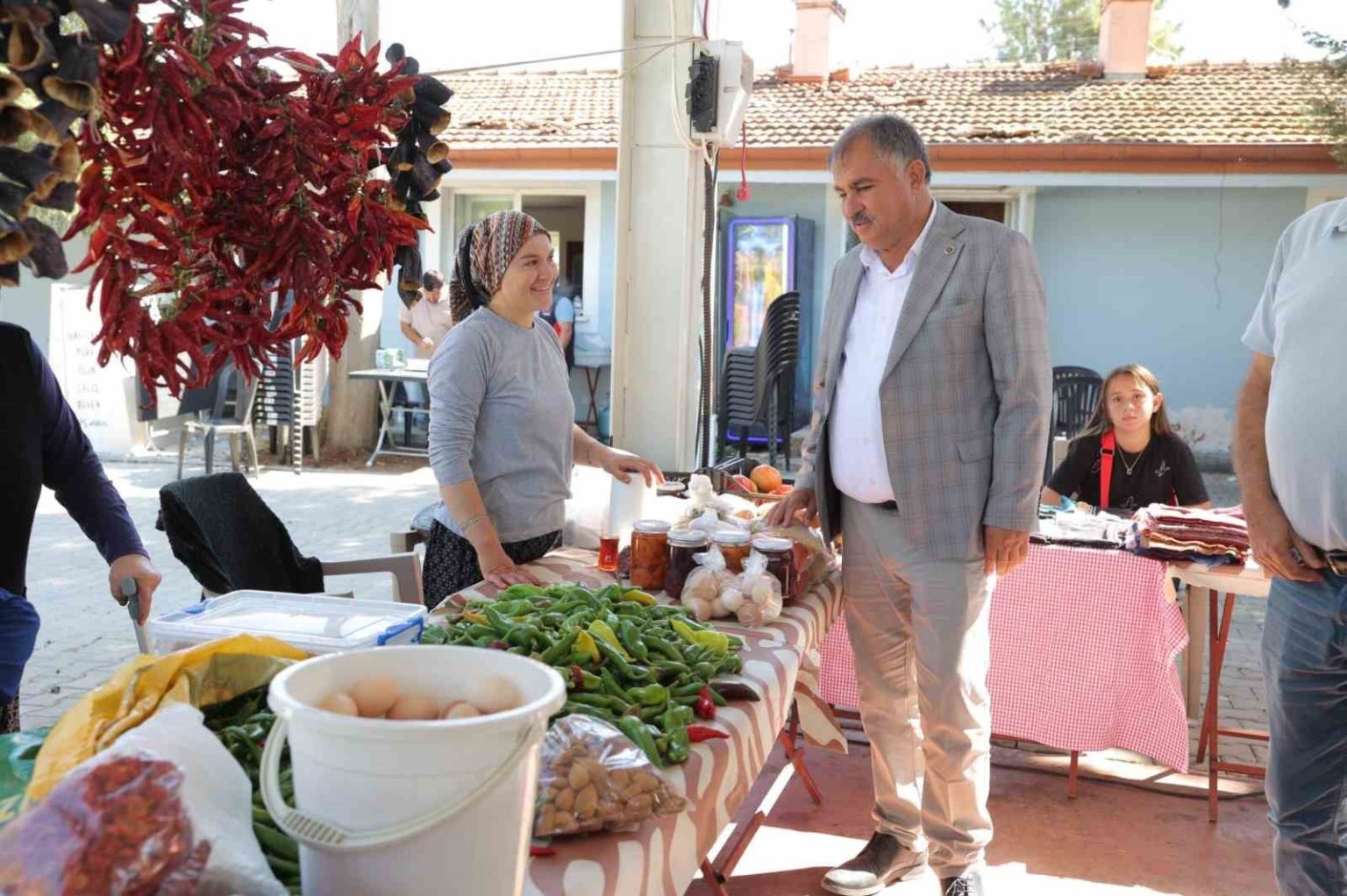 beyagacin-yoresel-urunleri-bagbozumu-senliginde-tanitildi