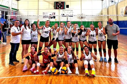 cesme-belediyespor-kucuk-kizlar-voleybol-takimi-grup-lideri-oldu