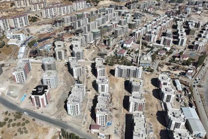 deprem-konutlari-hizla-tamamlaniyor-28-blokta-daha-sona-yaklasildi