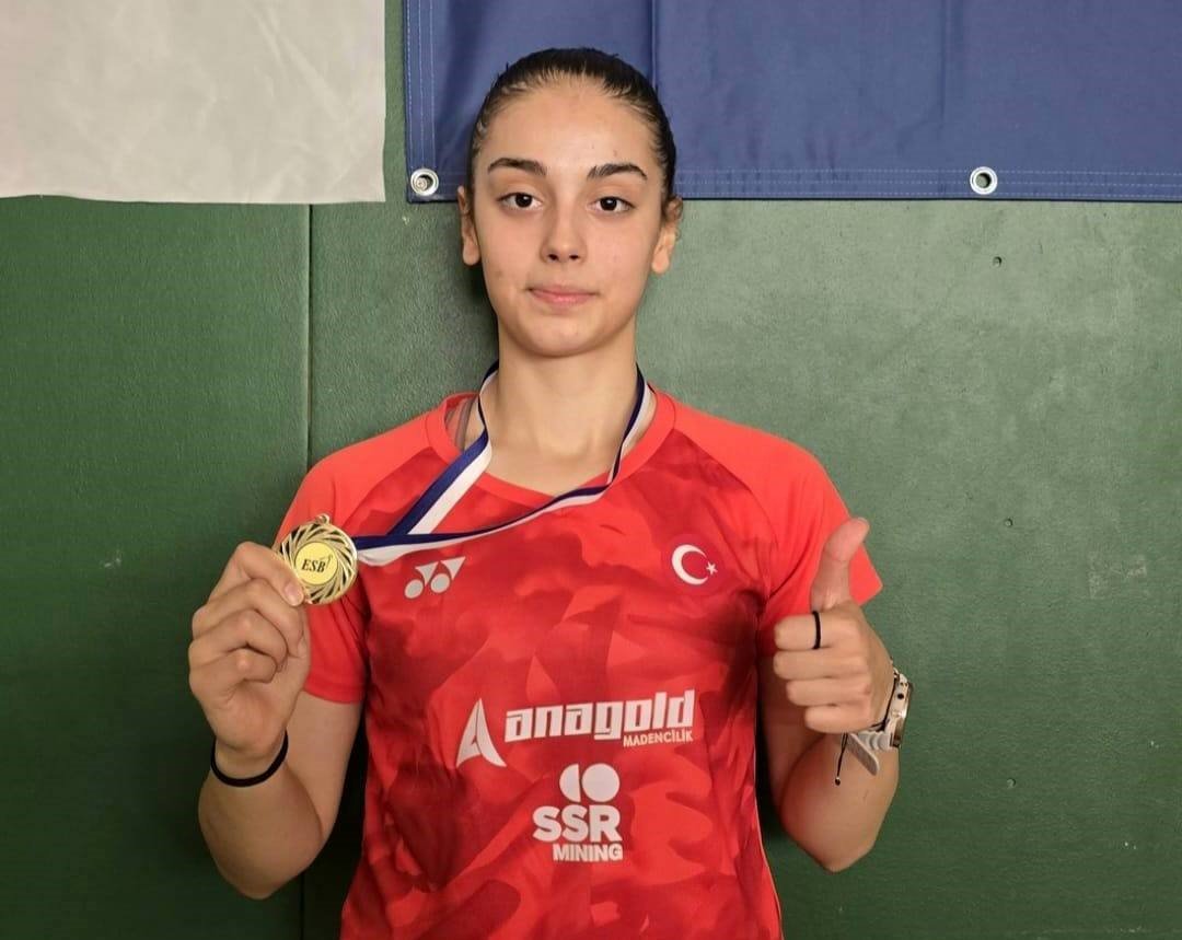 erzincanli-milli-sporcu-badmintonda-sampiyon-oldu