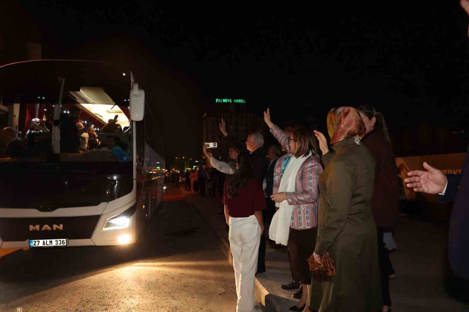 evliliklerinde-41-yili-dolduran-ciftler-kutsal-topraklara-ugurlandi