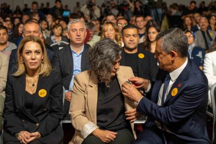 ferdi-zeyrekin-adi-esi-ve-kizinin-onculugunde-kurulan-vakifta-yasayacak