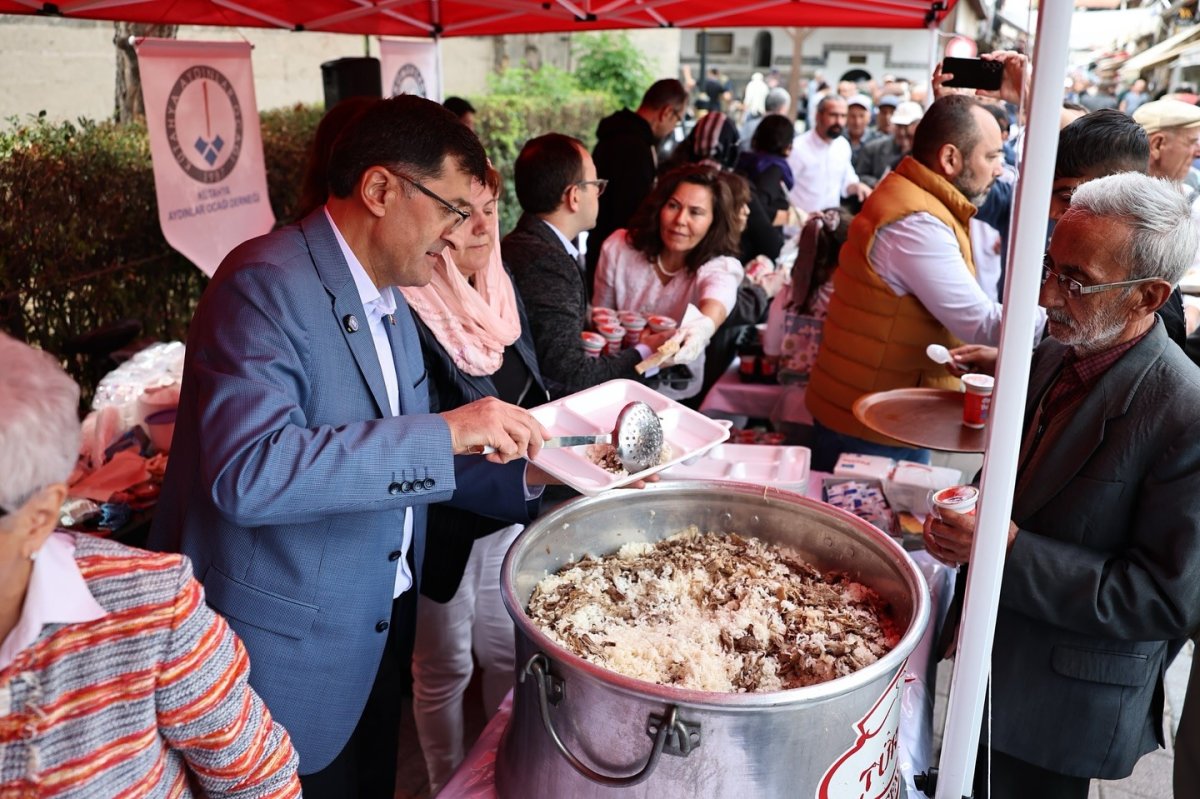 hazreti-mevlana-dogumunun-818inci-yil-donumde-kutahyada-anildi